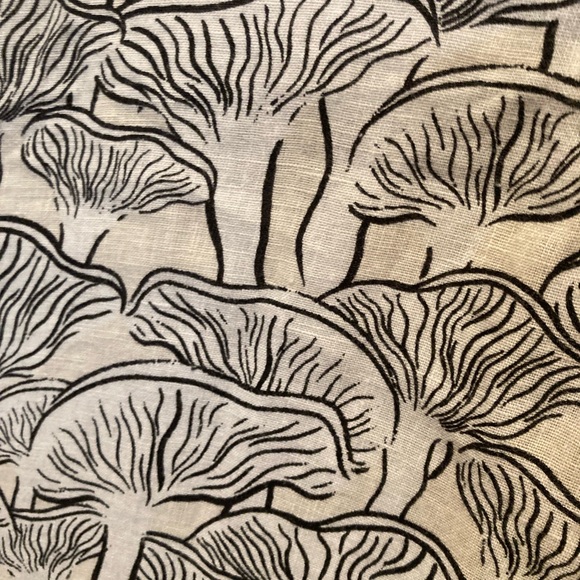 Black and White Patterned Pants - Picture 4 of 5